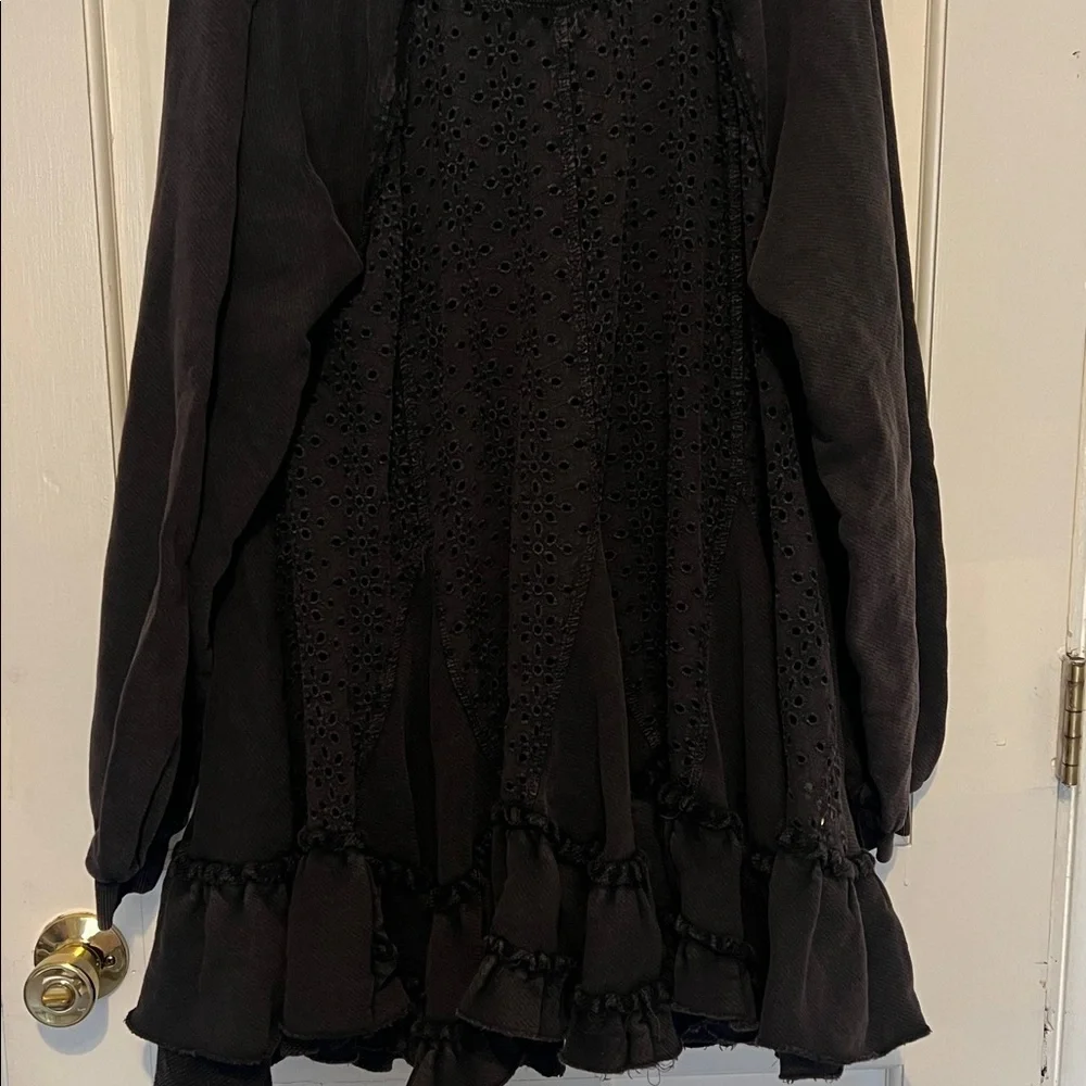 Free people Eva sweatshirt size medium NWOT